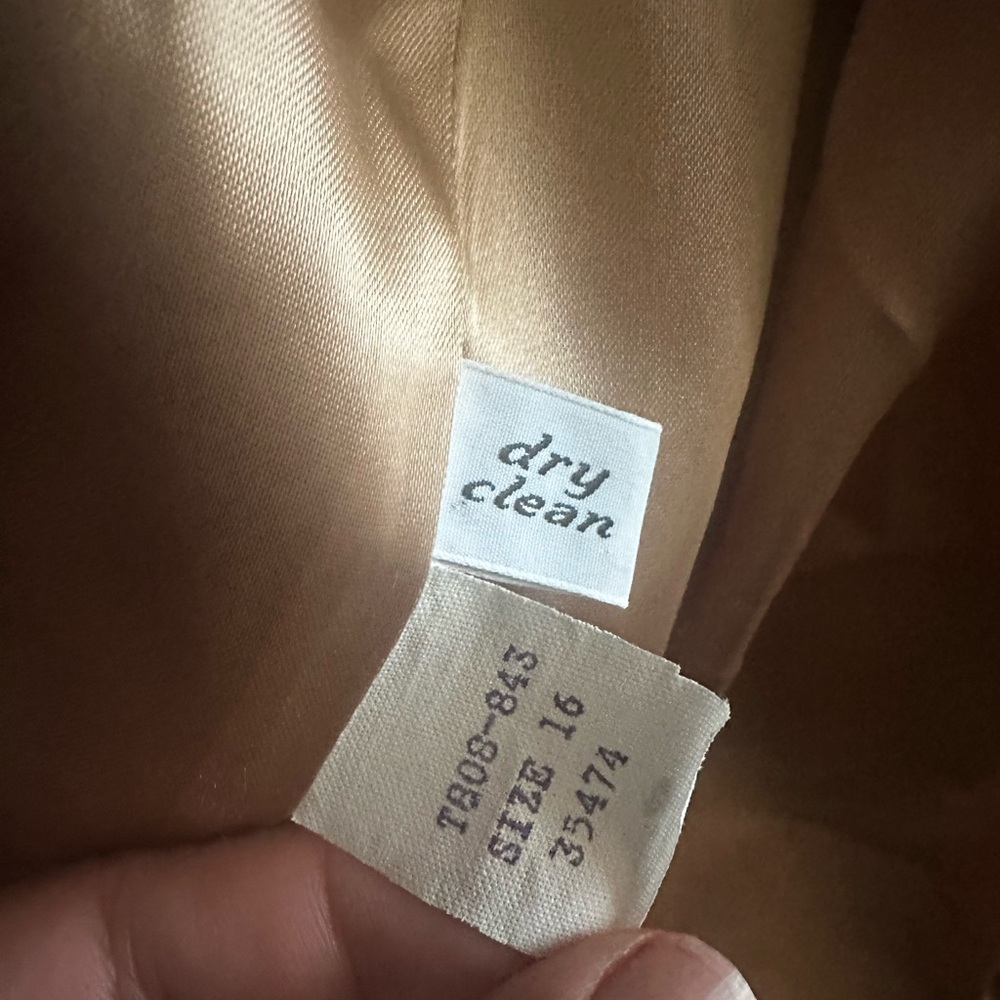 Pendleton 100% Virgin Wool Long Coat in Tan - Picture 8 of 10